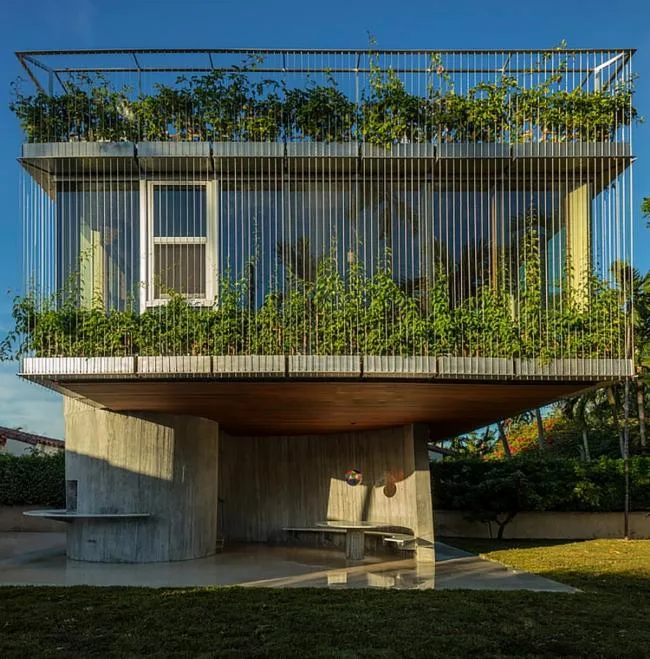 BIM建筑|几何写意的混凝土雕塑：太阳轨迹住宅 / Christian Wassmann