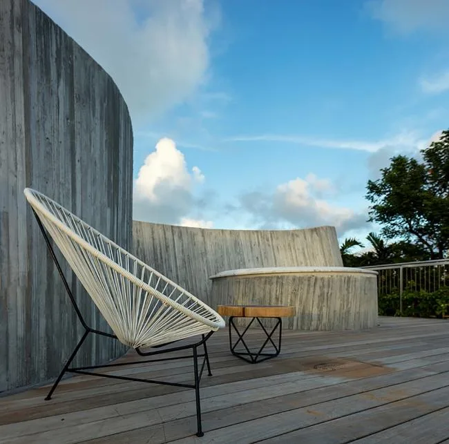 BIM建筑|几何写意的混凝土雕塑：太阳轨迹住宅 / Christian Wassmann