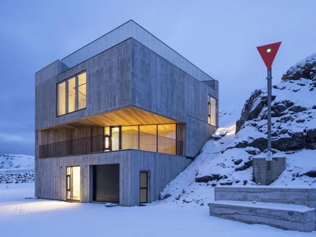 BIM建筑|守护峡湾的巨石：冰岛东博尔加峡湾游客中心 / Andersen & Sigurdsson Architects