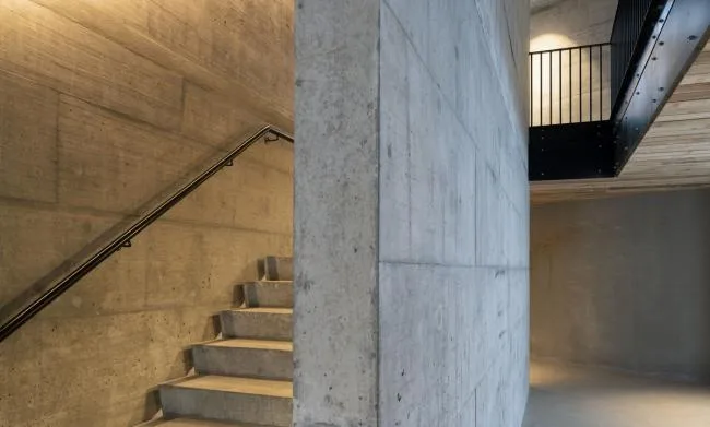 BIM建筑|守护峡湾的巨石：冰岛东博尔加峡湾游客中心 / Andersen & Sigurdsson Architects