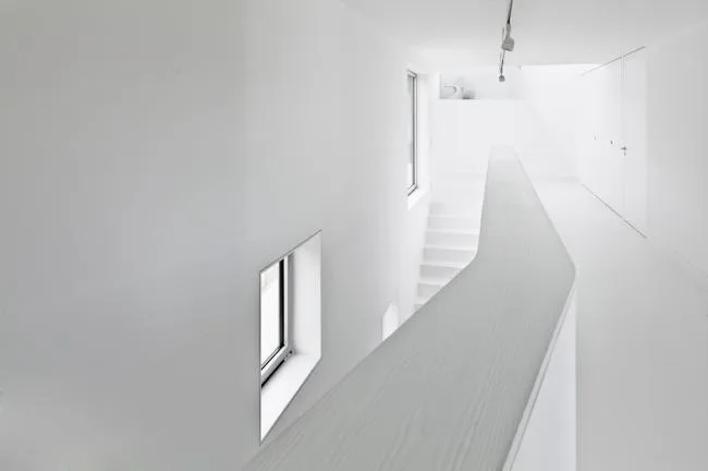 BIM建筑|纯净如水，轻波澹澹：西班牙 V 住宅 / Dosis