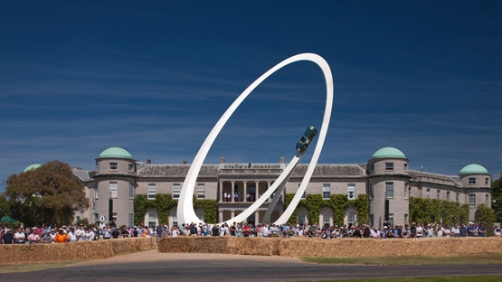 BIM建筑|格里·朱达创作“纯粹而简单”的赛车雕塑-BIM建筑网