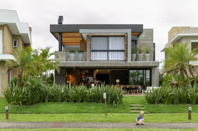 BIM建筑|闲暇静坐，赏湖冥想：77号房子 / Aunic Arquitetos