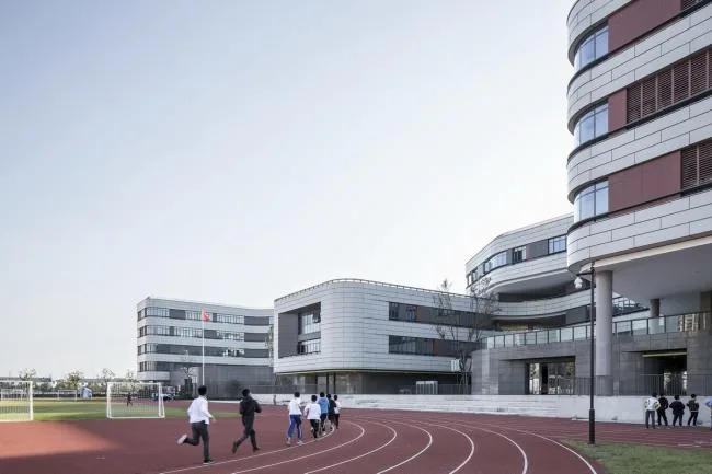 BIM建筑|漂浮的立体校园——浙江大学教育学院附属中学 / 浙江大学建筑设计研究院有限公司