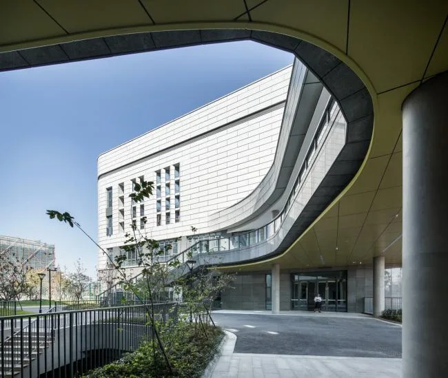 BIM建筑|漂浮的立体校园——浙江大学教育学院附属中学 / 浙江大学建筑设计研究院有限公司