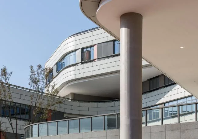 BIM建筑|漂浮的立体校园——浙江大学教育学院附属中学 / 浙江大学建筑设计研究院有限公司