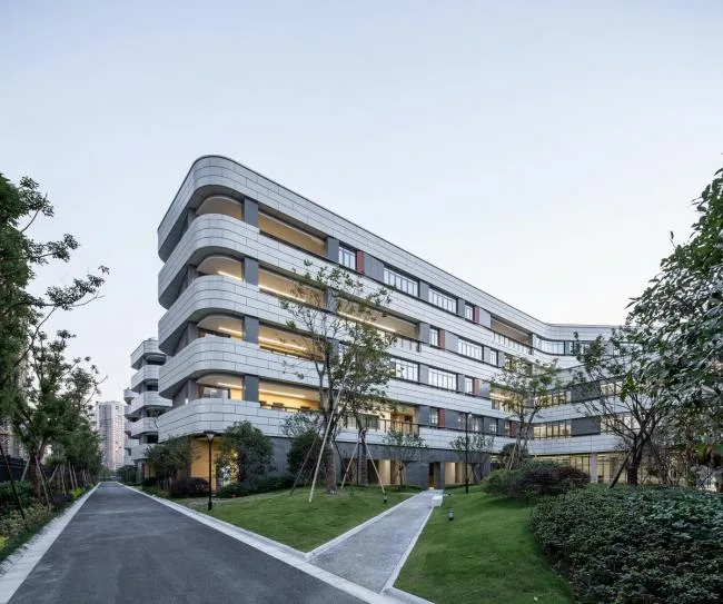BIM建筑|漂浮的立体校园——浙江大学教育学院附属中学 / 浙江大学建筑设计研究院有限公司