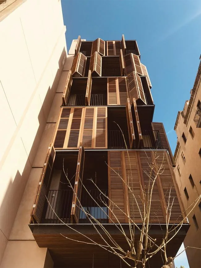 BIM建筑|光影流转间带来温暖质感——西班牙四友公寓