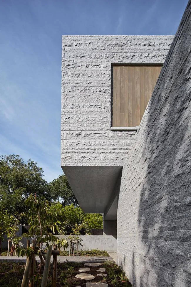 BIM建筑|空灵而轻盈：阿马代尔之家 / B.E Architecture