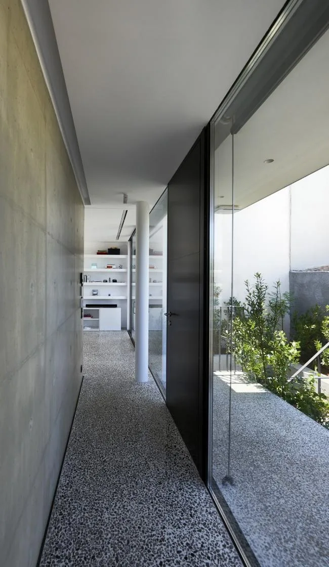 BIM建筑|爱琴海岸边的白色精灵——希腊E住宅 / buerger katsota architects