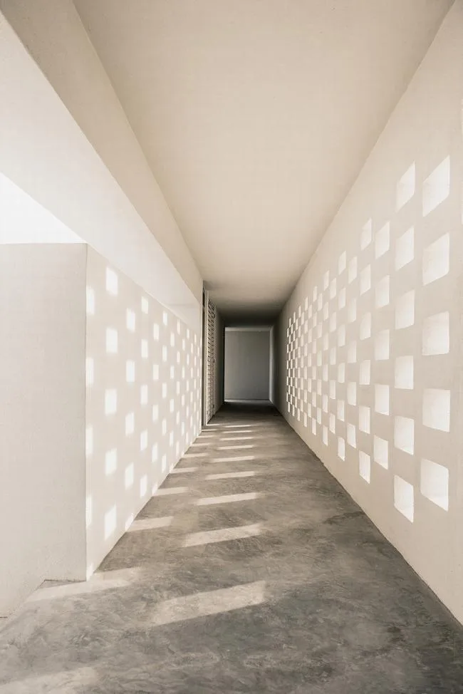 BIM建筑|荒漠火山脊上的萨卡特卡斯4号别墅 / Campos Leckie Studio