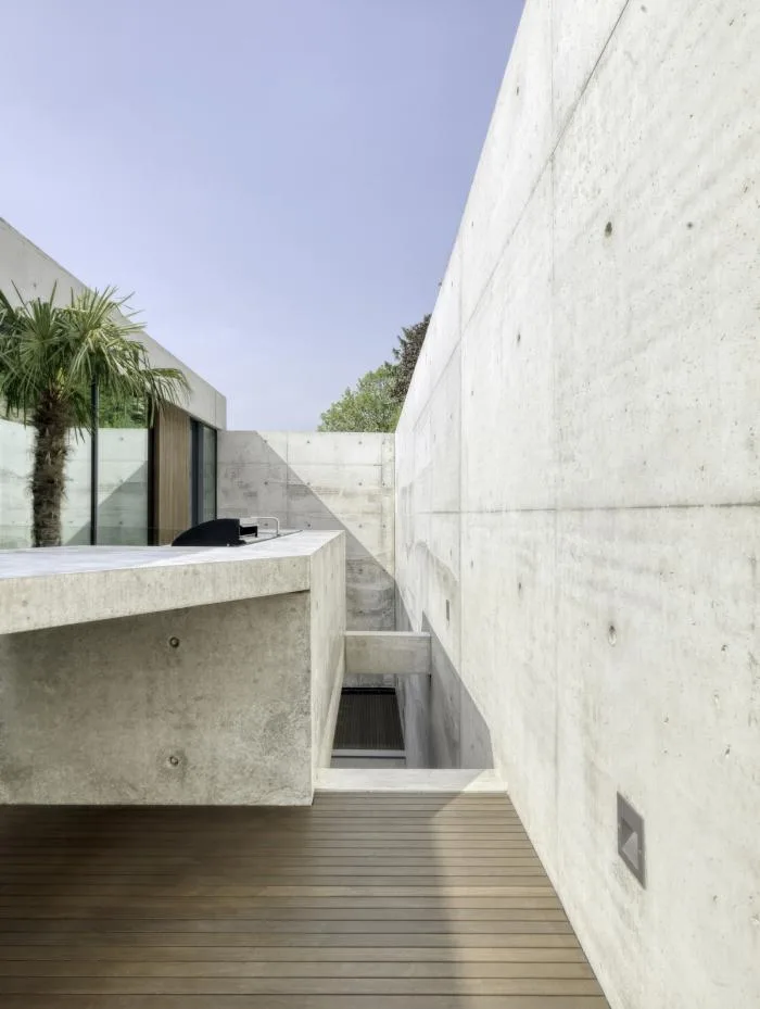 BIM建筑|水与混凝土协奏出的生命之歌：22º 别墅 / Dreessen Willemse Architecten