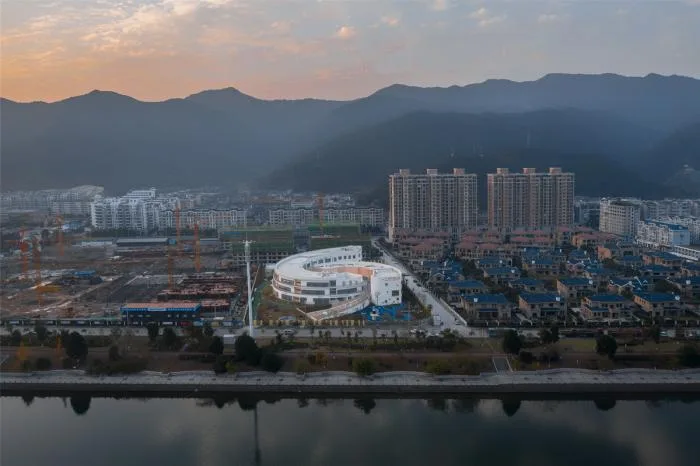 BIM建筑|一只静躺于海边的“海螺城堡”：大孚双语幼儿园 / 上海思序建筑规划设计