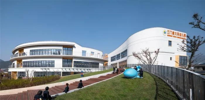BIM建筑|一只静躺于海边的“海螺城堡”：大孚双语幼儿园 / 上海思序建筑规划设计