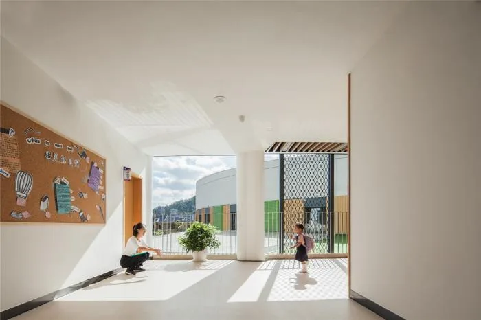 BIM建筑|一只静躺于海边的“海螺城堡”：大孚双语幼儿园 / 上海思序建筑规划设计
