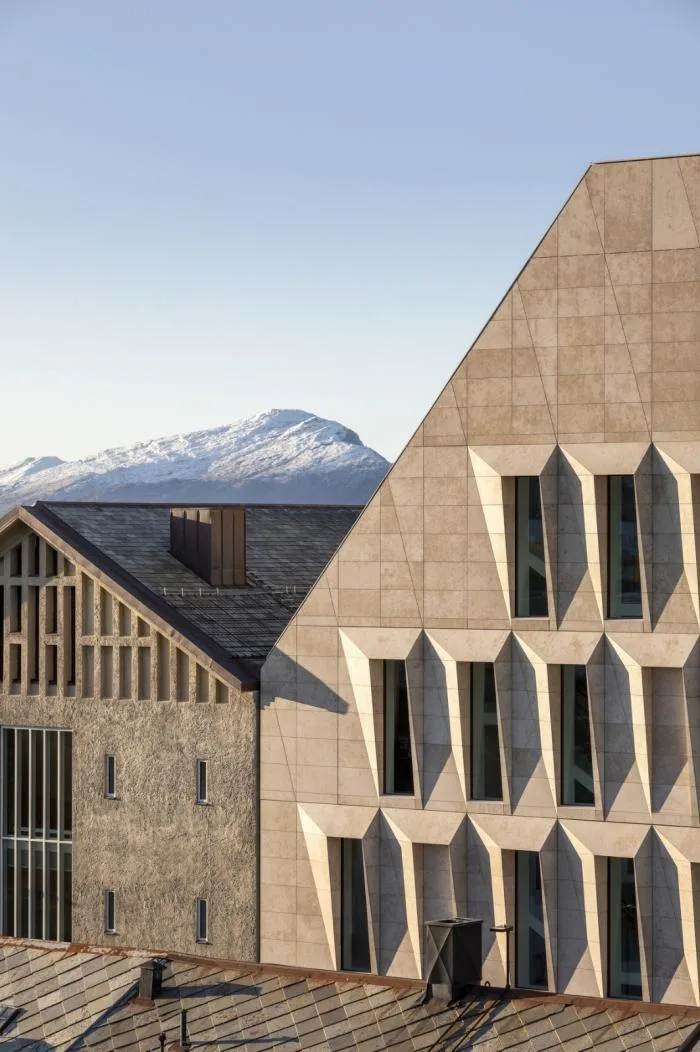 BIM建筑|北极圈内的一颗水晶石：挪威博德市政厅 / Atelier Lorentzen Langkilde
