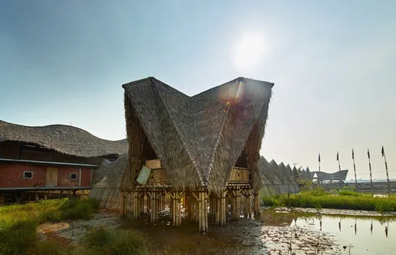 BIM建筑|印尼建造锯齿形茅草屋顶学校