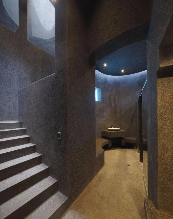 BIM建筑|宛如一只岩石雕刻而成的“生活容器”——秘鲁永久住宅 / Longhi Architects