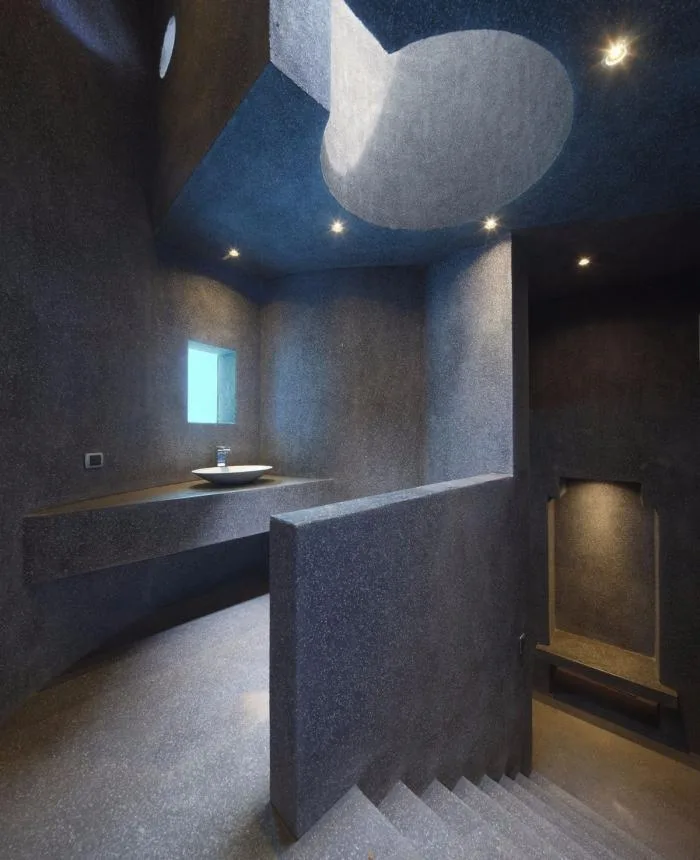 BIM建筑|宛如一只岩石雕刻而成的“生活容器”——秘鲁永久住宅 / Longhi Architects