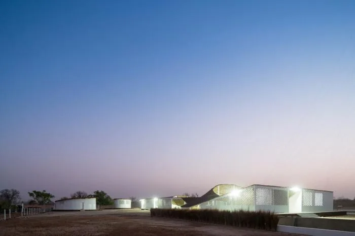 BIM建筑|塞内加尔艺术中心新住宅 / Toshiko Mori