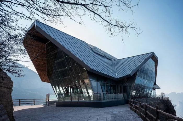 BIM建筑|悬崖上的餐厅 / 天地都市建筑设计
