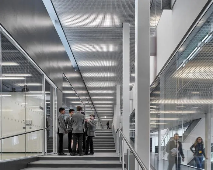 BIM建筑|体育与科学精神的碰撞：布莱顿学院 / OMA