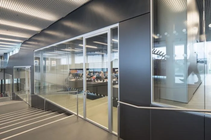 BIM建筑|体育与科学精神的碰撞：布莱顿学院 / OMA