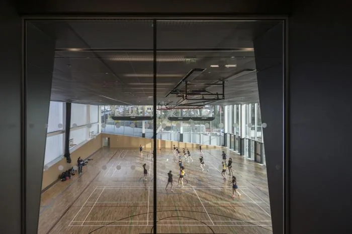 BIM建筑|体育与科学精神的碰撞：布莱顿学院 / OMA