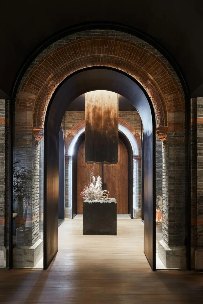BIM建筑|当时间与温度交织于空间——CHARCOHOL巧客餐厅与鸡尾酒吧 / 八荒设计