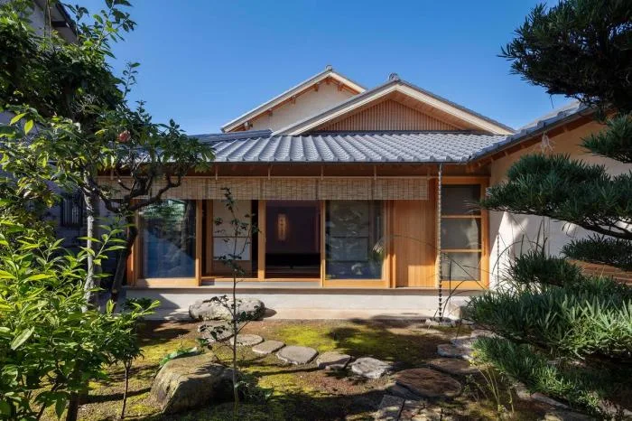 BIM建筑|质朴的静修居所——多度津町私宅 / 奥野崇建筑设计事务所