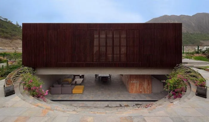 BIM建筑|山野乡村的有机住宅——“木盒之下” / Martin Dulanto Arquitecto