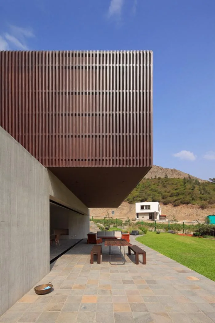 BIM建筑|山野乡村的有机住宅——“木盒之下” / Martin Dulanto Arquitecto