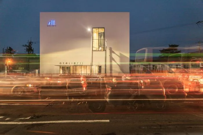 BIM建筑|混凝土构筑的抽象几何空间：Atelier 11办公楼 / Atelier 11