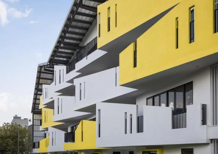 BIM建筑|五彩斑斓，互相嵌套的“山坡‘幼儿园 / 1+1>2