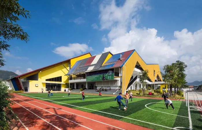 BIM建筑|五彩斑斓，互相嵌套的“山坡‘幼儿园 / 1+1>2