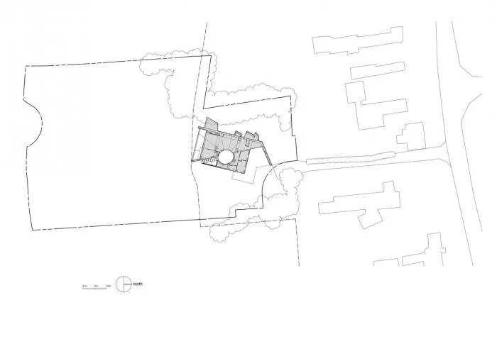 BIM建筑|乡村风景里的双人舞：英国景天草住宅 / Featherstone Young