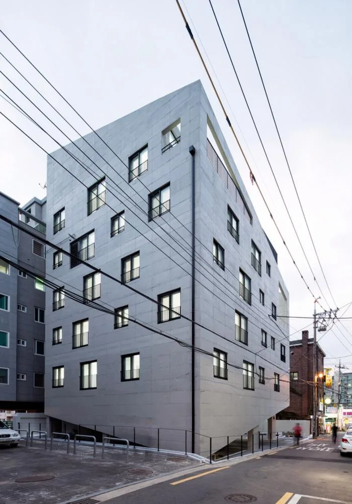 BIM建筑|虚与实的统一：韩国混凝土架空公寓 / Atelier Jun