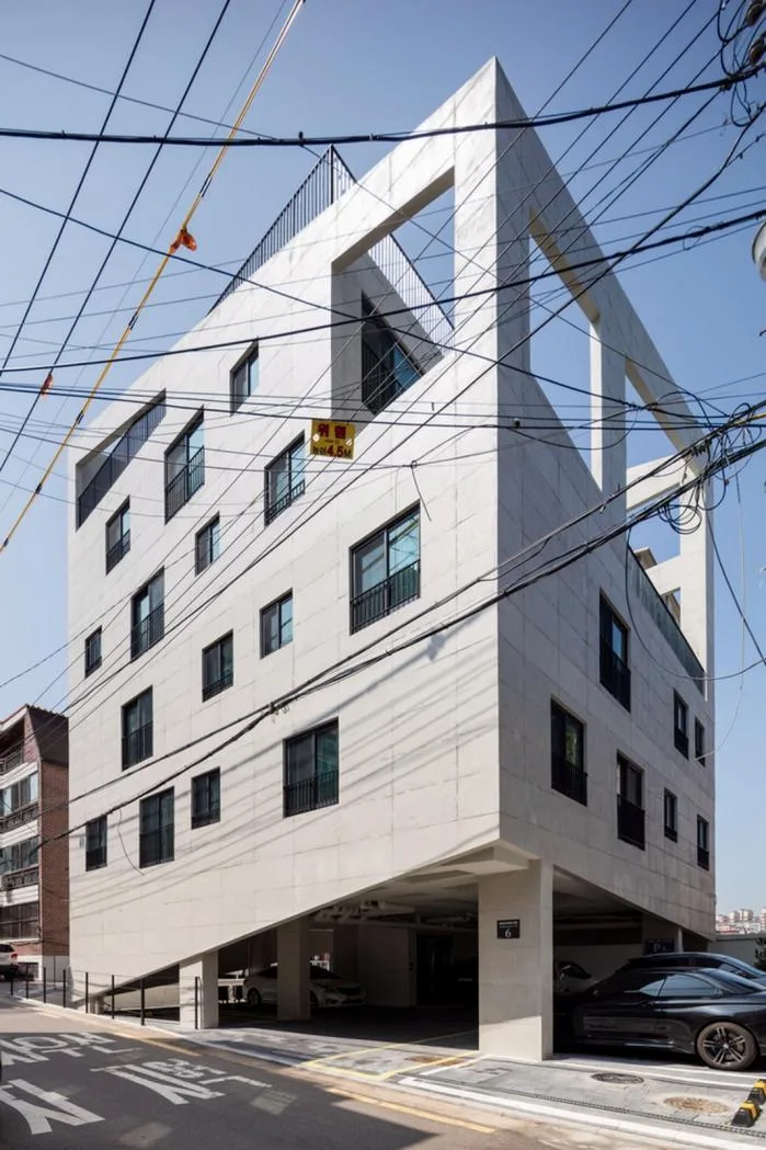 BIM建筑|虚与实的统一：韩国混凝土架空公寓 / Atelier Jun