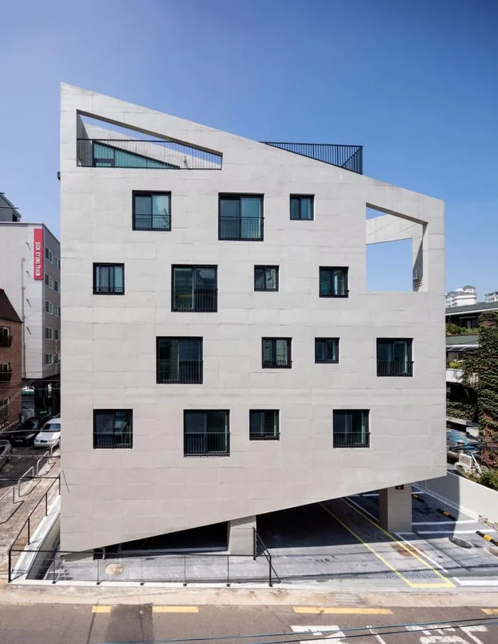 BIM建筑|虚与实的统一：韩国混凝土架空公寓 / Atelier Jun
