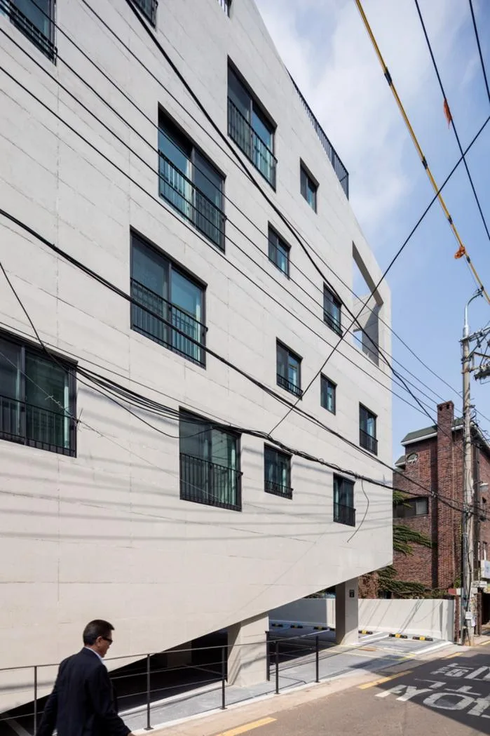 BIM建筑|虚与实的统一：韩国混凝土架空公寓 / Atelier Jun