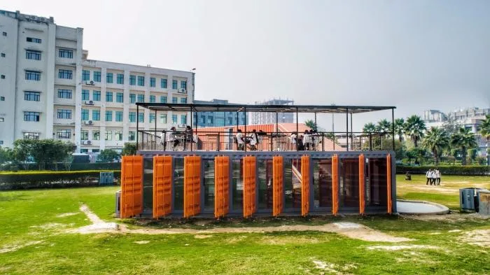 BIM建筑|无穷符号“∞”：大诺伊达咖啡吧兼学生中心 / RJDL