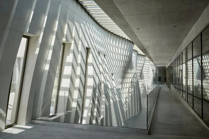 BIM建筑|柔软起伏的白色波浪：德拉斯兄弟酒庄