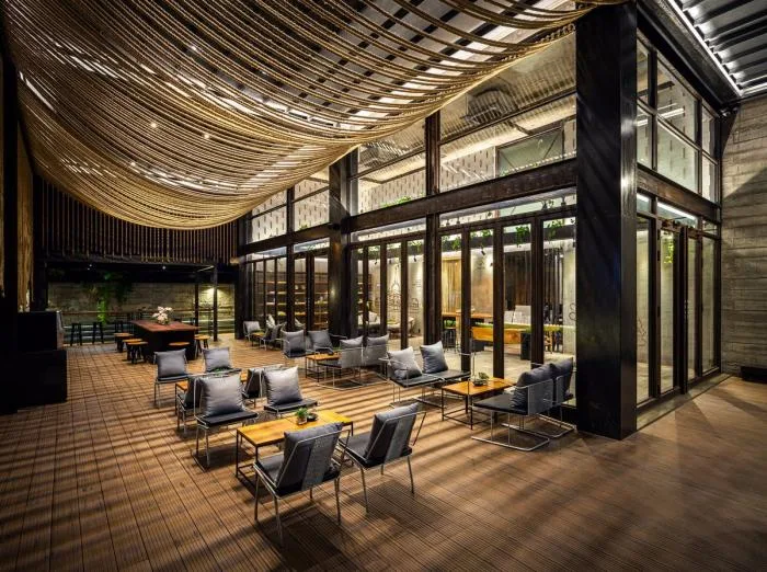 BIM建筑|钢铁框架下蕴含自然原始美：泰国Navakitel 设计酒店