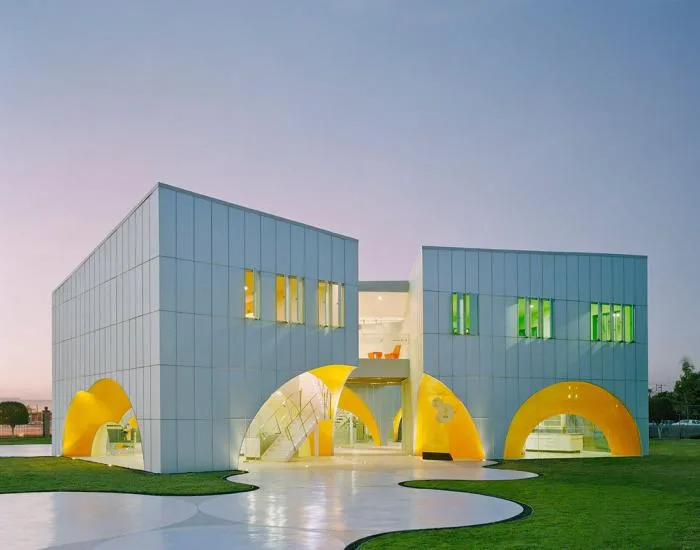 BIM建筑|宛如晶莹透明的水晶：墨西哥雀巢集团创新实验室／Rojkind Arquitectos