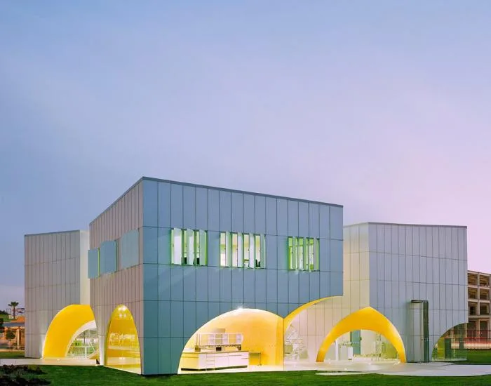 BIM建筑|宛如晶莹透明的水晶：墨西哥雀巢集团创新实验室／Rojkind Arquitectos