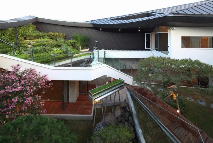 BIM建筑|动态绵延，自成一座山脉：韩国“四合院” / IROJE KHM Architects