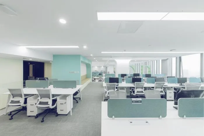 BIM建筑|舒适而优雅的性冷淡风——如涵文化办公空间 / inDeco领筑智造