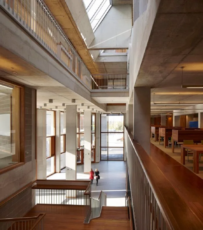 BIM建筑|利默里克大学医学院和宿舍楼 / Grafton Architects