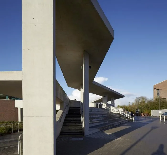 BIM建筑|利默里克大学医学院和宿舍楼 / Grafton Architects