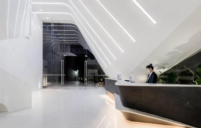 BIM建筑|嫁衣的裙摆——重庆印制一厂山鬼精品酒店改造 / 寻常设计
